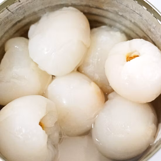 Консервированные фрукты Консервированные сладкие личи в легком/густом сиропе с литографией в легко открывающихся зеленых банках