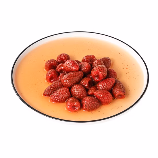 Консервы Fresh Fruit Клубника свежая в легком сиропе 425г